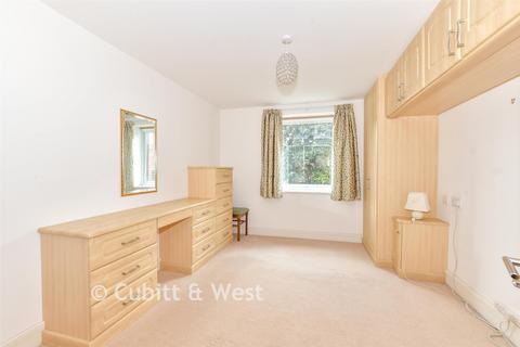 2 bedroom flat for sale, Victory Court, Waterlooville PO7