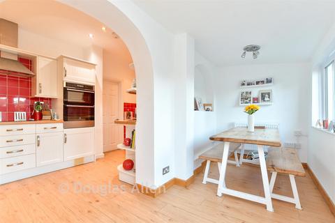4 bedroom terraced house for sale, Collier Row Lane, Collier Row, Romford, Essex