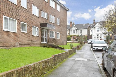 2 bedroom flat for sale, Woodlands Road, Redhill, Surrey