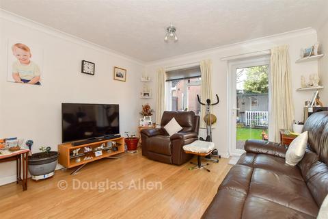 2 bedroom semi-detached house for sale, Rose Close, Wickford SS12