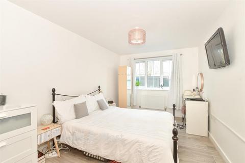 2 bedroom ground floor flat for sale, Sycamore Drive, Burgess Hill, West Sussex