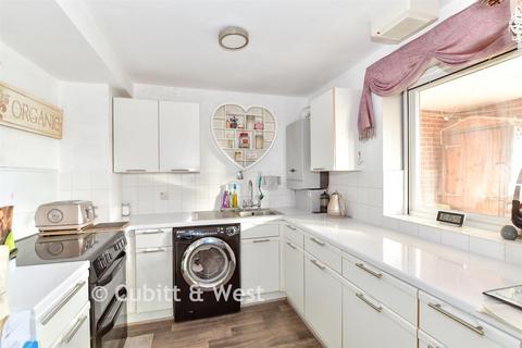 2 bedroom apartment for sale, Maureen Foye Court, Southsea PO4