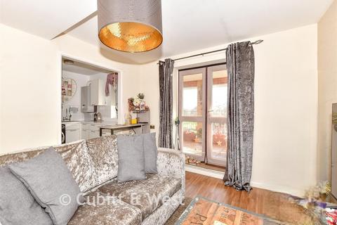 2 bedroom apartment for sale, Maureen Foye Court, Southsea PO4
