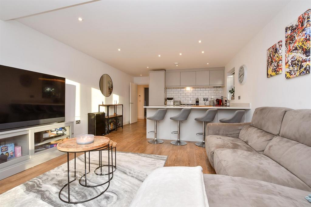 Kitchen / Lounge / Diner
