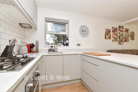 2 bedroom ground floor flat for sale, Athena House, Purley CR8