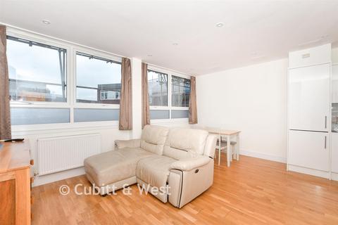 2 bedroom flat for sale, London Road, East Grinstead, West Sussex