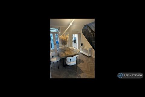 2 bedroom terraced house to rent, Church Road, Exeter, EX2