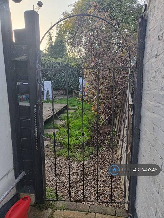 Access To Back Garden