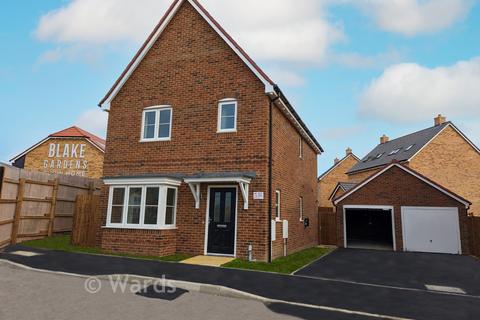 3 bedroom detached house for sale, Blake Gardens, Scocles Road, Minster On Sea, Sheerness, Kent