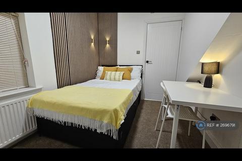 1 bedroom in a house share to rent, Cavendish Avenue, Colchester, CO2
