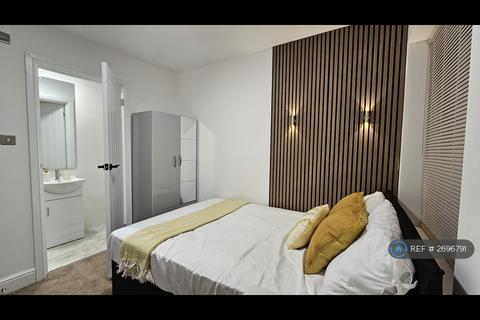 1 bedroom in a house share to rent, Cavendish Avenue, Colchester, CO2