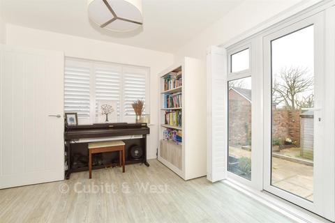3 bedroom detached house for sale, Barnfield, Billingshurst RH14