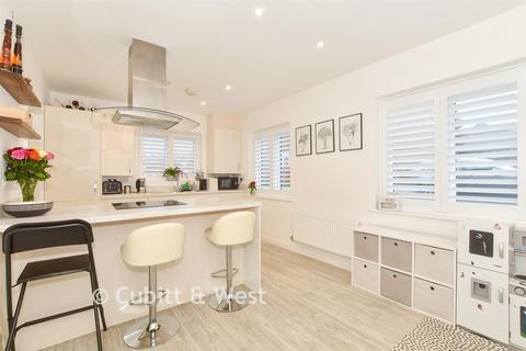 3 bedroom detached house for sale, Barnfield, Billingshurst RH14