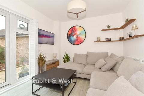3 bedroom detached house for sale, Barnfield, Billingshurst RH14