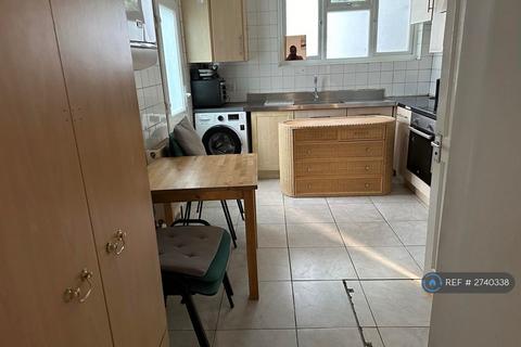 Studio to rent, Fonthill Road, London, N4