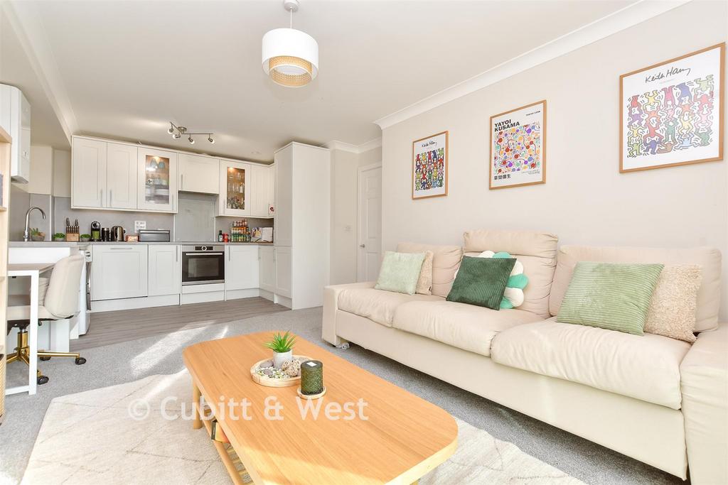 Kitchen / Living Room