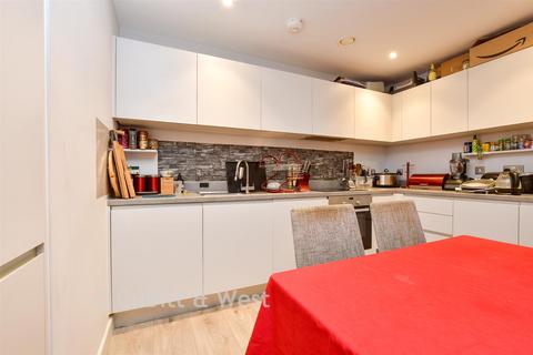 2 bedroom flat for sale, Mandrel House, Kenley CR8