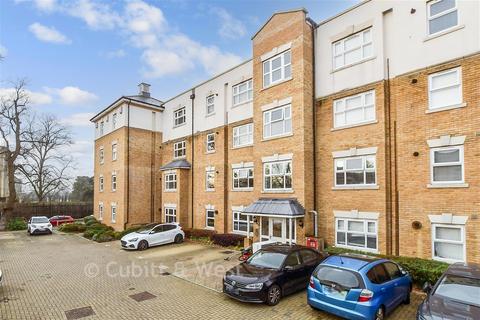 2 bedroom ground floor flat for sale, Timms Close, Horsham RH12