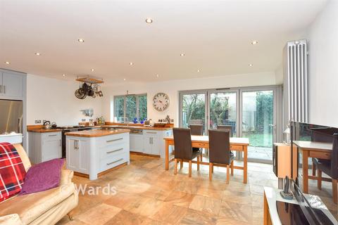 4 bedroom detached house for sale, The Street, Sittingbourne ME9