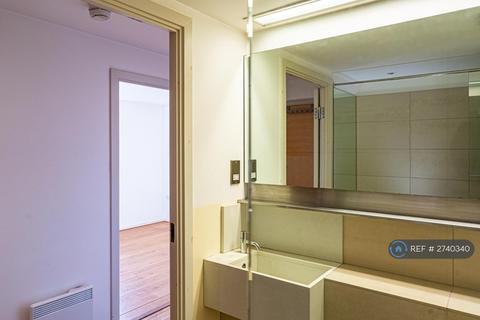 1 bedroom flat to rent, Seacon Tower, London, E14
