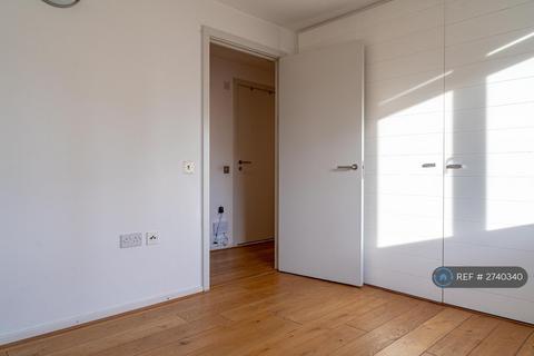 1 bedroom flat to rent, Seacon Tower, London, E14