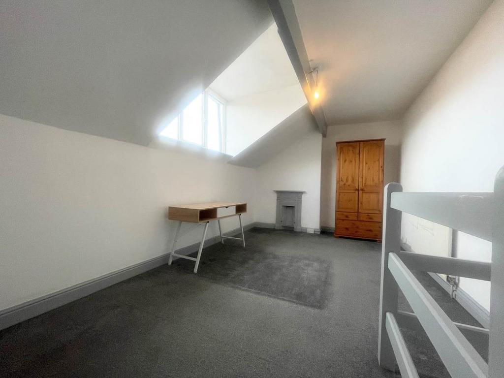 Bedroom 2 (1)