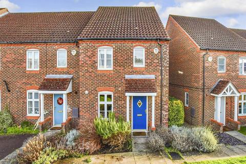 3 bedroom end of terrace house for sale, Denning Close, Maidstone ME16