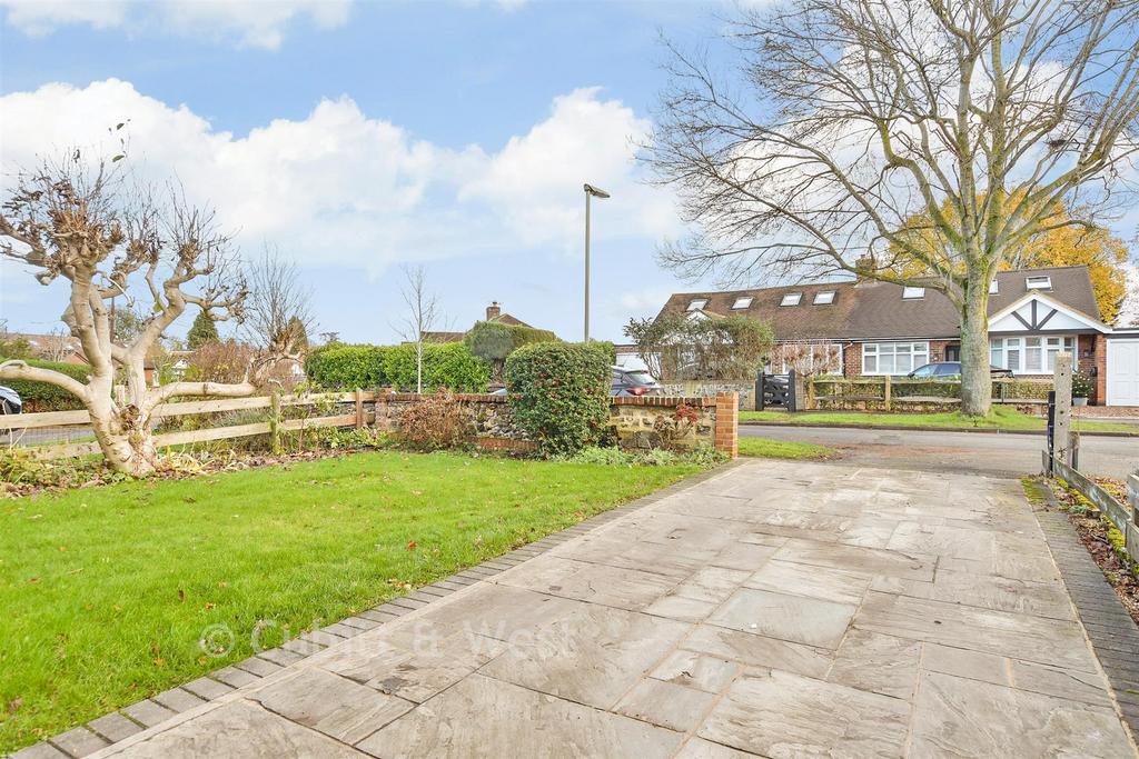 Driveway/Parking