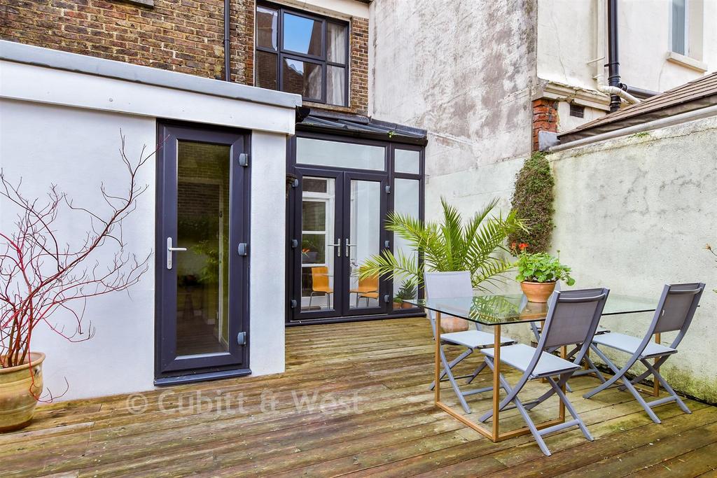 External Lifestyle Photograph