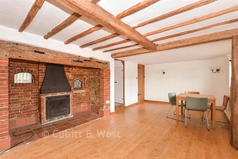 undefined, High Street, Billingshurst RH14
