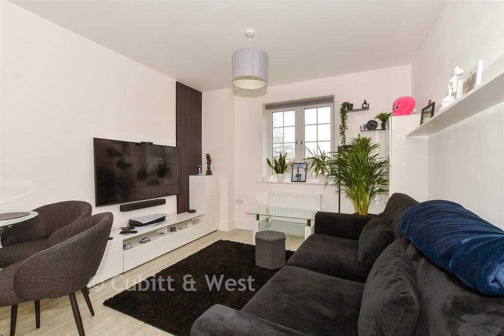 Lounge/ Kitchen
