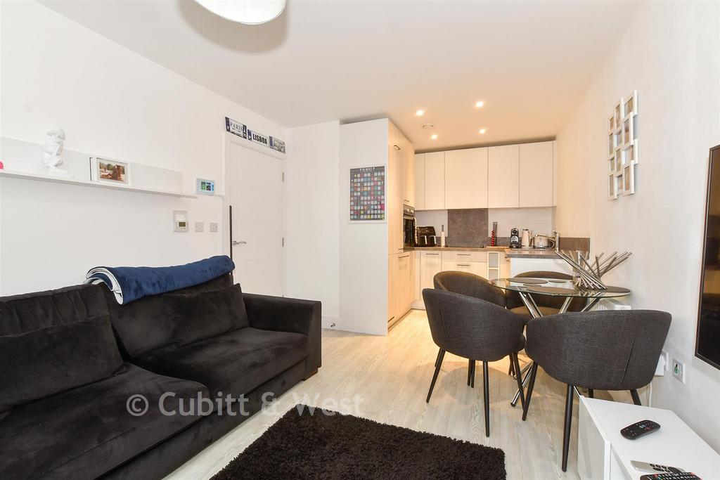 Lounge/ Kitchen