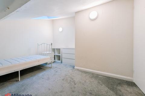 3 bedroom flat to rent, The Grove, Reading RG1