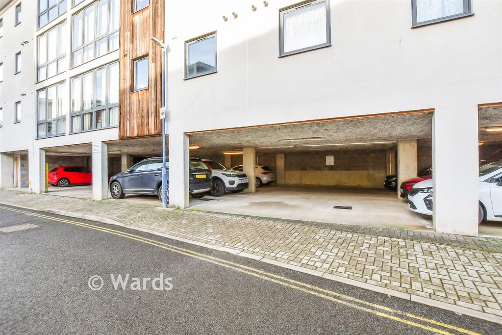 Driveway/Parking