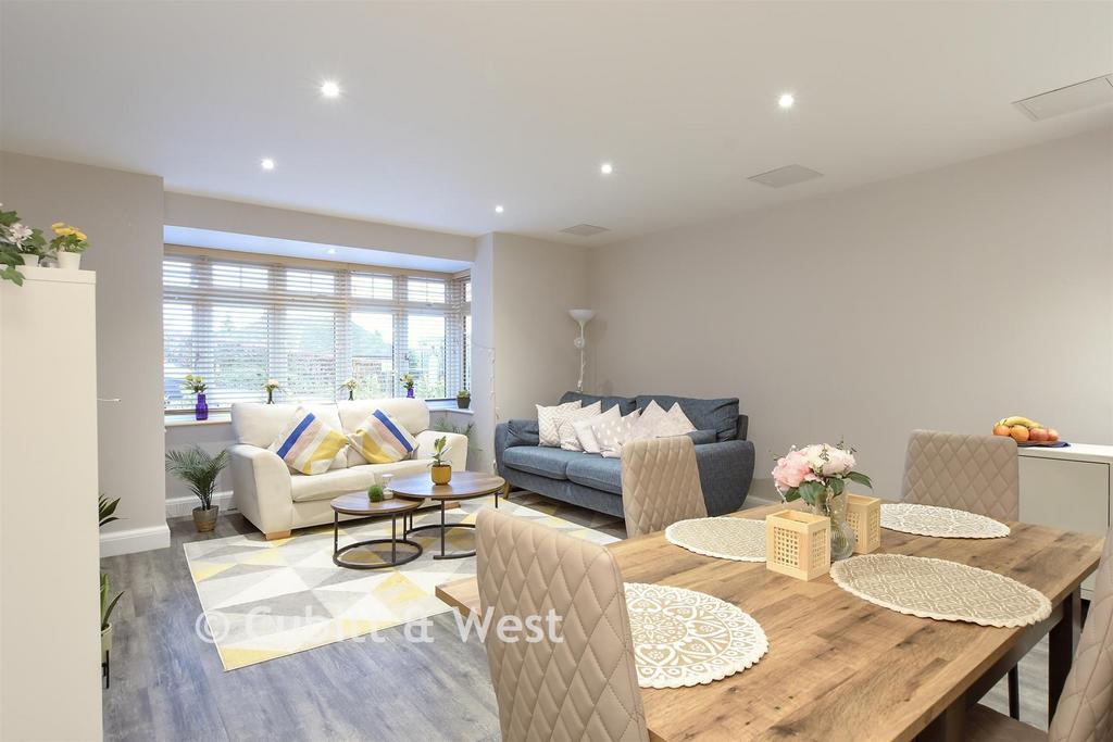 Kitchen Lounge/Dining Room