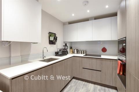 2 bedroom ground floor flat for sale, 55 Tupwood Lane, Caterham CR3