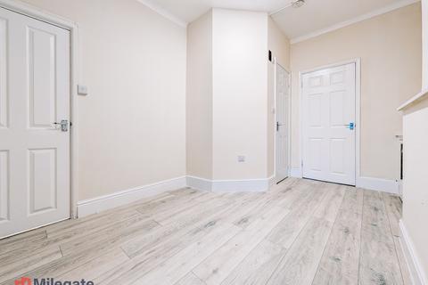 2 bedroom flat to rent, The Grove, Reading RG1