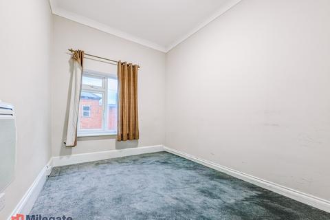 2 bedroom flat to rent, The Grove, Reading RG1
