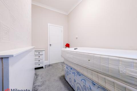 2 bedroom flat to rent, The Grove, Reading RG1