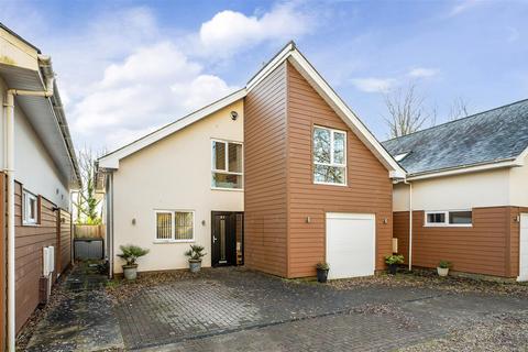 4 bedroom detached house for sale, Portsmouth Road, Horndean