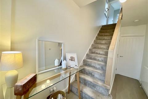 3 bedroom semi-detached house for sale, Old Retford Road, Sheffield, S13 9QZ