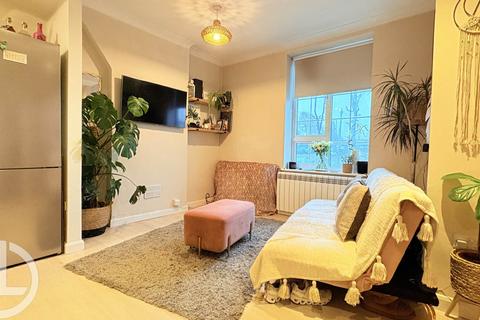 1 bedroom flat for sale, Norton Way North, Letchworth Garden City, SG6 1BH