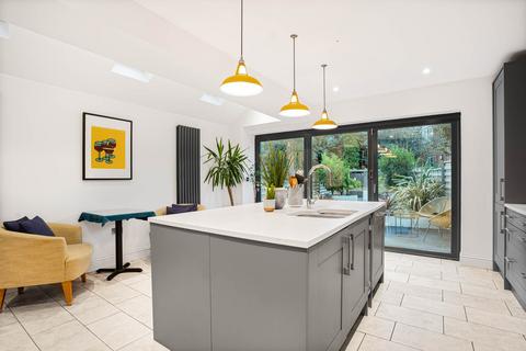 4 bedroom terraced house for sale, Erleigh Road, Reading