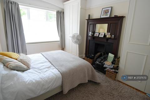 1 bedroom flat to rent, Amerland Road, London, SW18