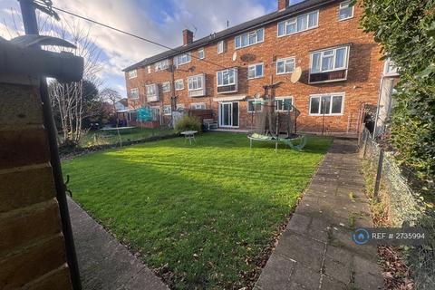 2 bedroom maisonette to rent, Stratton Close, London, TW3