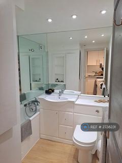 Studio to rent, Gwendwr Road, London, W14