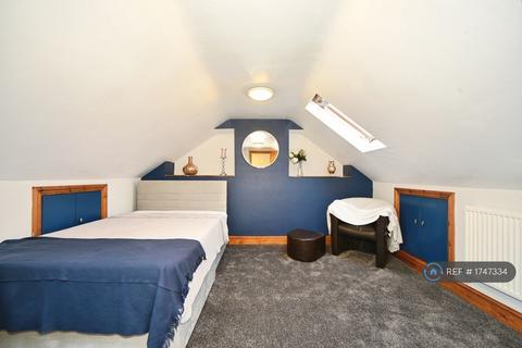 1 bedroom in a house share to rent, Oldstead Road, Bromley, BR1