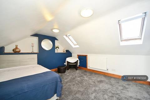 1 bedroom in a house share to rent, Oldstead Road, Bromley, BR1