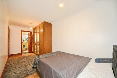 1 bedroom in a house share to rent, Oldstead Road, Bromley, BR1