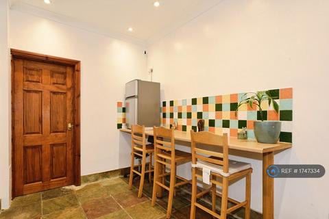 1 bedroom in a house share to rent, Oldstead Road, Bromley, BR1